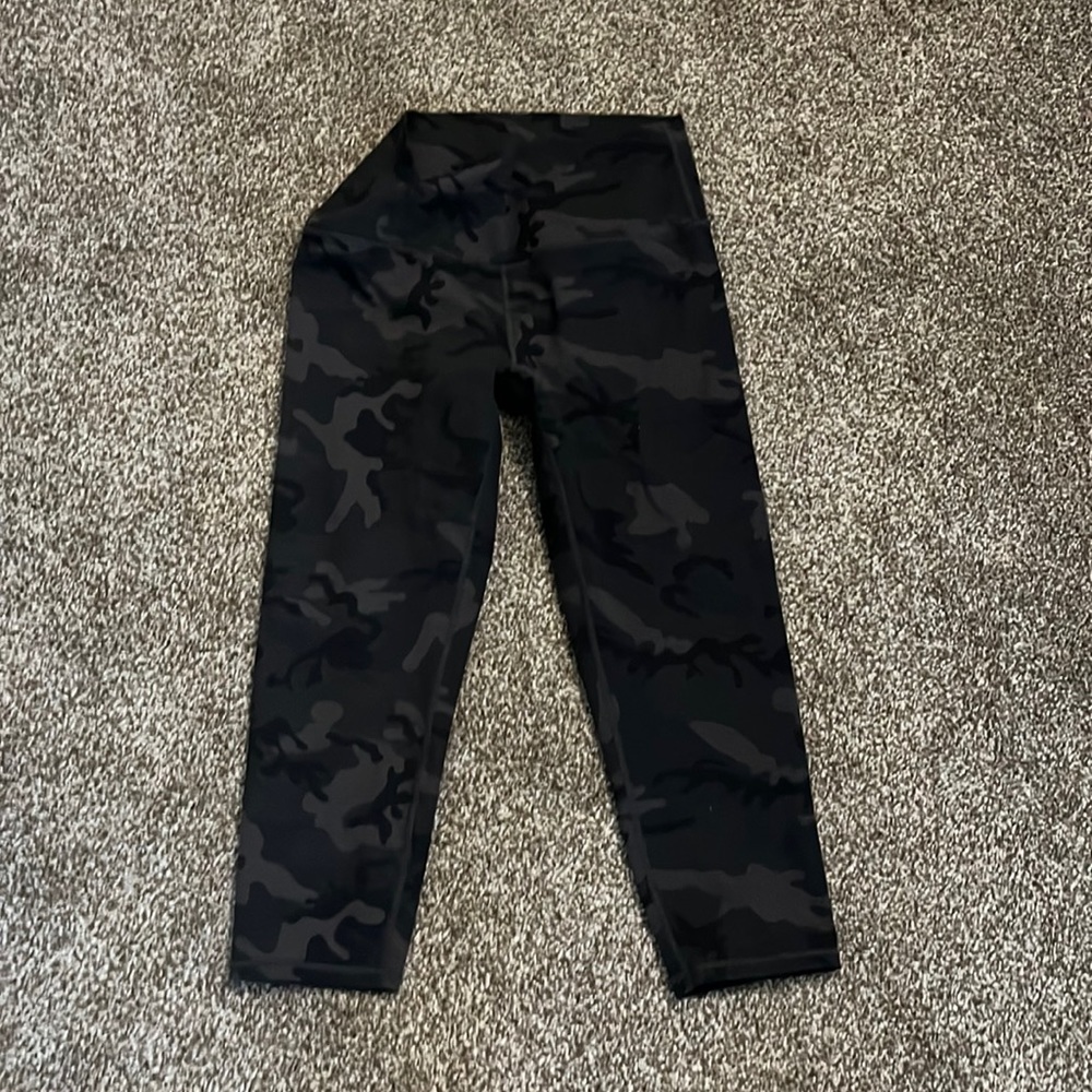 Zyia Active Camo Army Crop Light n Tight Leggings Workout Tights Size 6-8